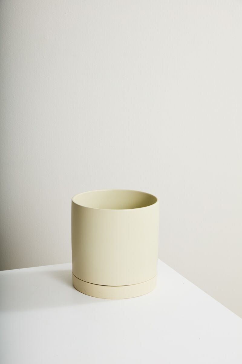 Romey Neutral Pot with Saucer